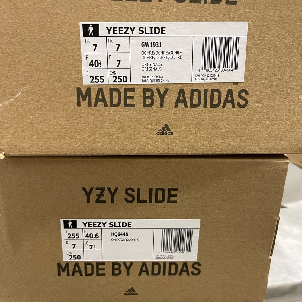 2 for 1 gently used Yeezy slides sz 7